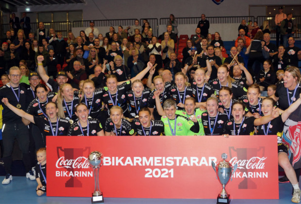 Stelpurnar mttar til Ksv