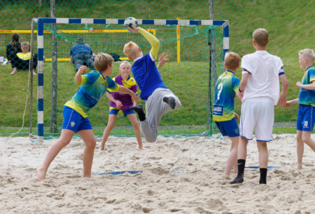 Strandhandboltamt KA/rs um Versl!  (skrningarfrestur til fstudagsins 2. gst )