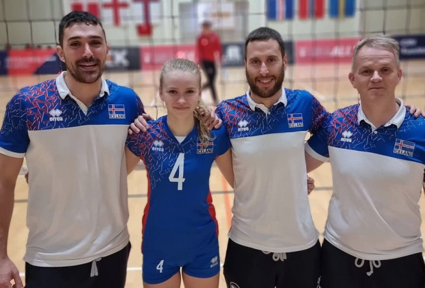 Auur fkk brons  NEVZA me U17