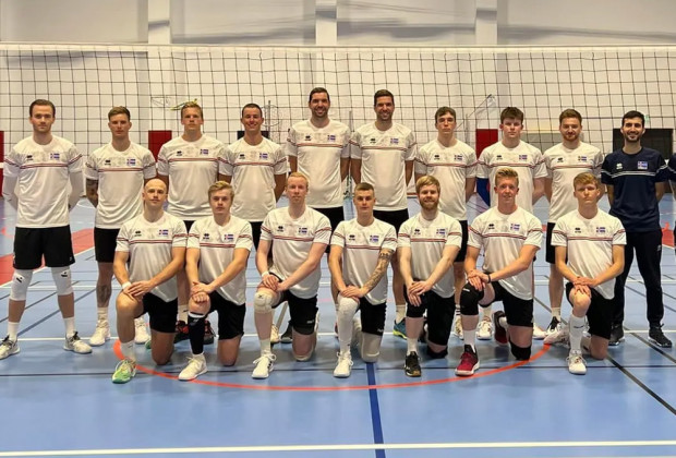 KA-menn  eldlnunni me karlalandsliinu