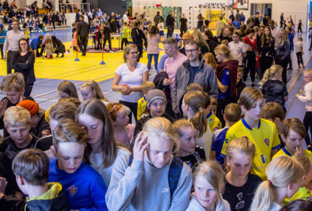 Lokahf yngriflokka  mivikudaginn