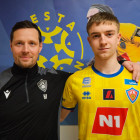 Mni Dalstein skrifar undir samning t 2025